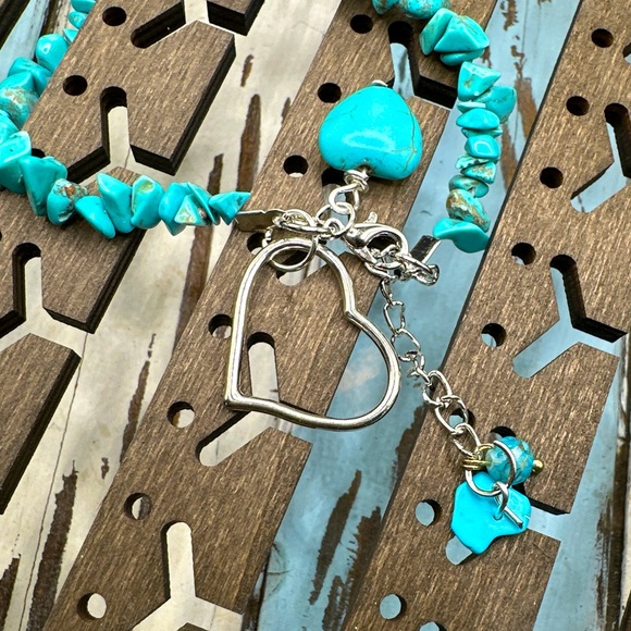 Turquoise and silver heart beaded bracelet/manifesting protection and peace - Picture 2 of 4